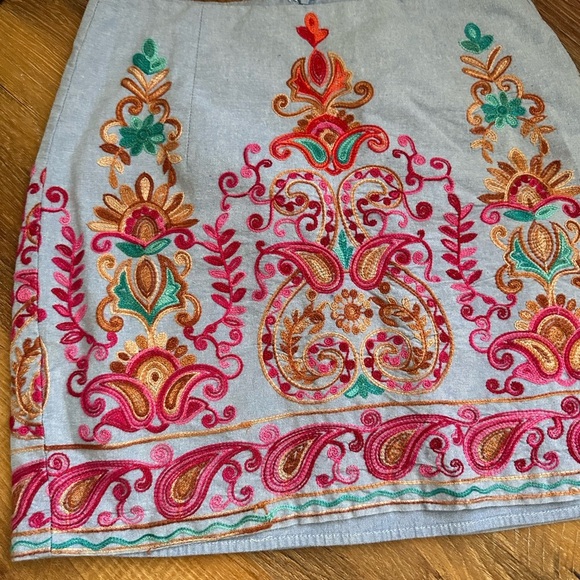Entro Light Gray Skirt with Multicolor Embroidery - Picture 2 of 5